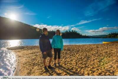 From Montreal: Mont-Tremblant National Park Hiking Day Trip - Meeting point details: finding the right minibus at 8:00 AM