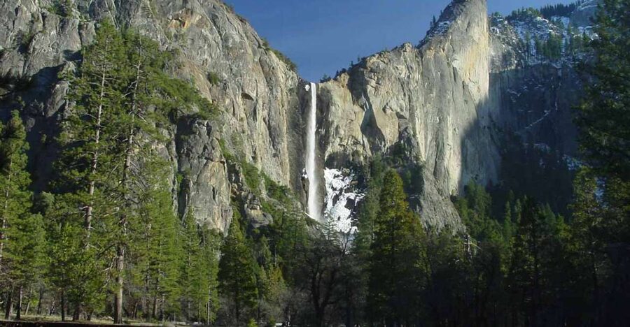 From SFO-Yosemite National Park-Enchanting Full Day Tour - Yosemite Falls photo stop: the moment the day turns from drive to awe