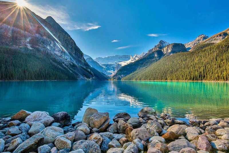 From Vancouver:4-Day Columbia Icefield & Banff National Park - Day 3: Sulphur Mountain Gondola, Lake Louise, Moraine Lake, and Photo-Worthy Timing