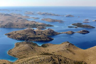 From Zadar: Kornati National Park & Telašćica Boat Tour - Breakfast onboard and the welcome drink: the low-pressure start