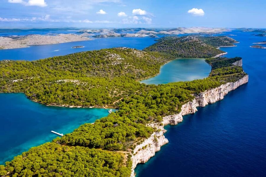 From Zadar: Kornati National Park & Telašćica Boat Tour - Lunch onboard: Dalmatian-style grilled fish and chicken with wine