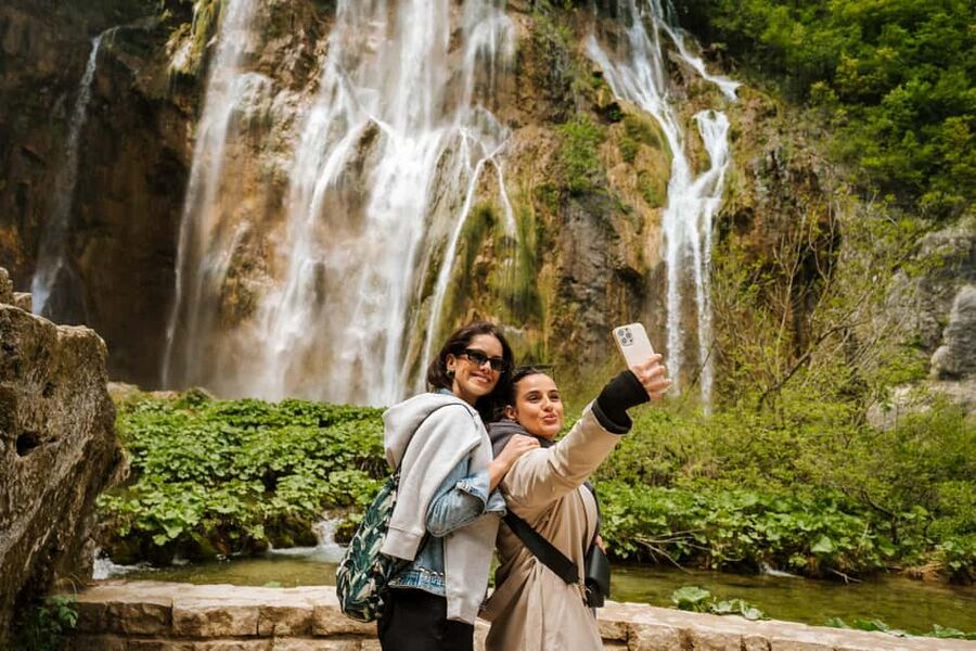 From Zagreb: Plitvice Lakes National Park Tour with Tickets - Entering Plitvice: guided lake walks, travertine, and Veliki slap