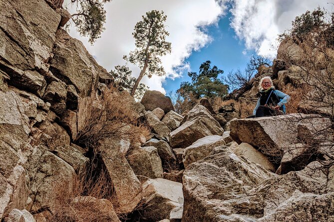 Full Day Hike in Joshua Tree National Park - Included gear and what to pack (so you don’t get stuck at minute 30)