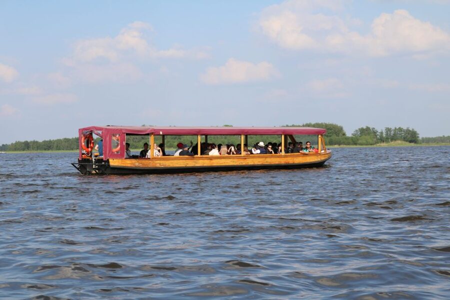 Giethoorn: Village & National Park Canal Cruise with Coffee - The Guide Makes It: Multi-Language Storytelling That Actually Lands