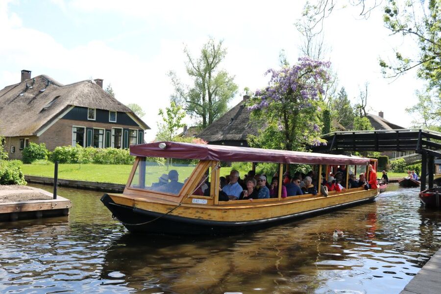 Giethoorn: Village & National Park Canal Cruise with Coffee - Weerribben-Wieden From the Water: What You’ll See (and What You Won’t)