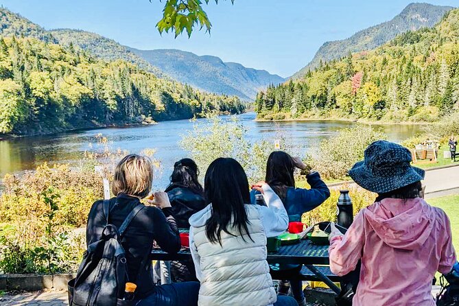Guided Hike in Jacques-Cartier National Park - From Old Quebec to the park: how the day starts