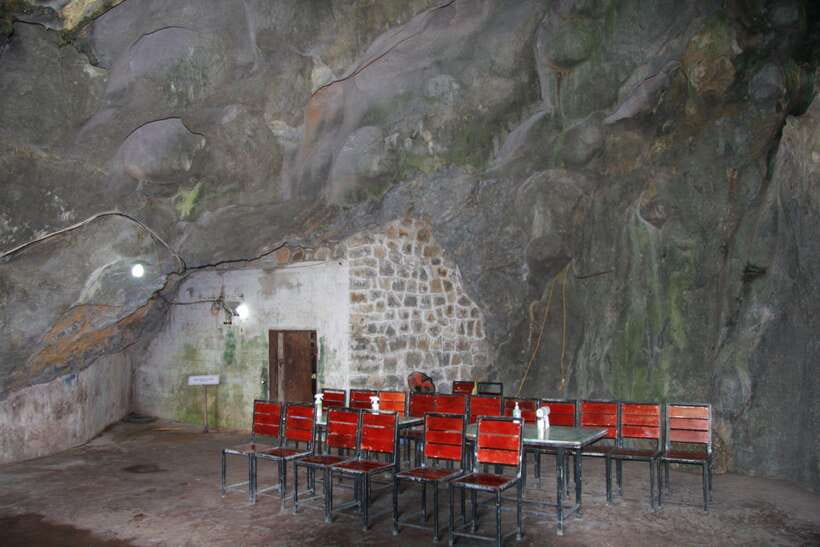 Half Day Hiking to Cat Ba National Park with a Guide - Quan Y (Hospital) cave: war shelter inside limestone