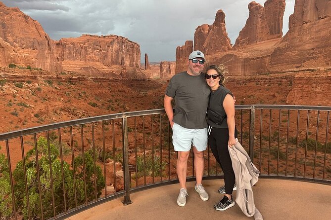 HIGHLY RATED Arches National Park Sightseeing Tour From Moab Utah - Delicate Arch From a Distance: The Color Show at Lower Overlook