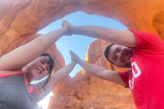 HIGHLY RATED Arches National Park Sightseeing Tour From Moab Utah - Windows Section: The One-Point Hike That Feels Like Multiple Shows