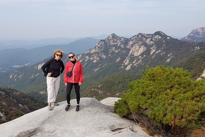 Hike at Mt. Bukhansan National Park with professional Guide(including Lunch) - Why Bukhansan is such an easy win from Seoul