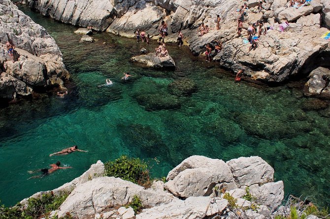 Hiking in the Calanques National park from Marseille - The Morgiou-to-Sugiton rhythm: viewpoints, steep descents, and sea-level payoff