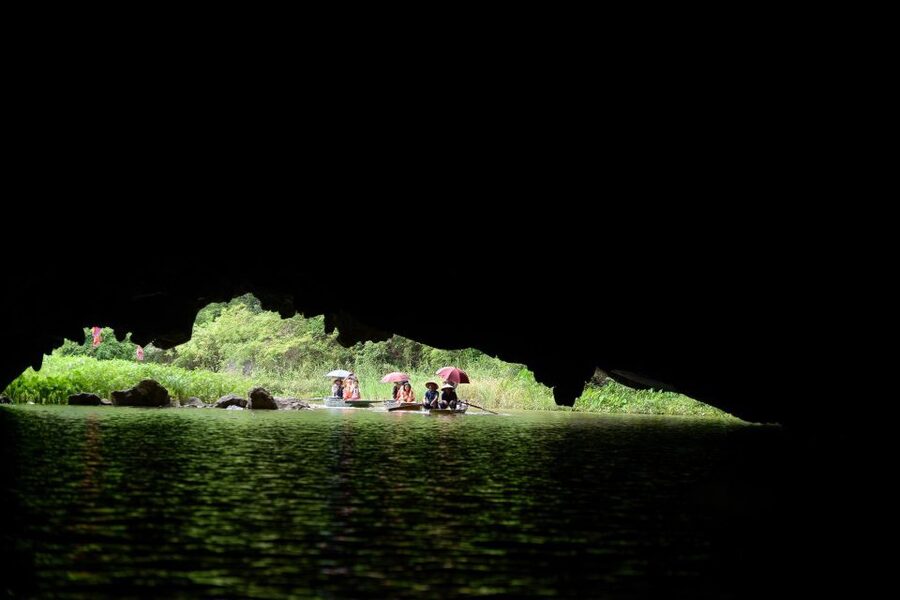 Hoa Lu-Mua Cave-Tam Coc-Bich Dong-Thung Nham National Park - Tam Coc Sampan Through Hang Ca, Hang Hai, Hang Ba