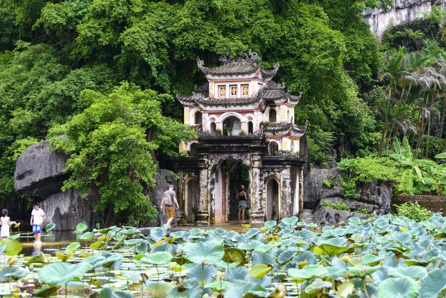 Hoa Lu-Mua Cave-Tam Coc-Bich Dong-Thung Nham National Park - Day Two Starts with Bich Dong Pagoda and 200 Steps