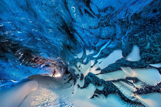 Ice Cave Tour in the National Park of Vatnajökull - Crowds and the Photo-Heavy Reality: How to Get Your Moment