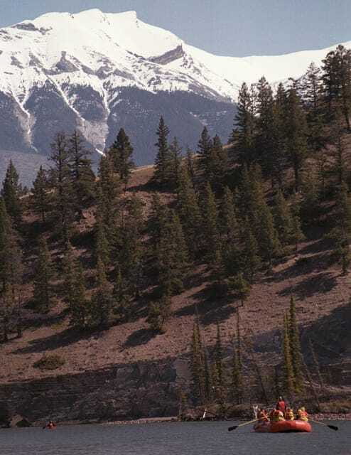 Jasper: Jasper National Park Easy 2-Hour Rafting Trip - Quick hits before you hit the Athabasca