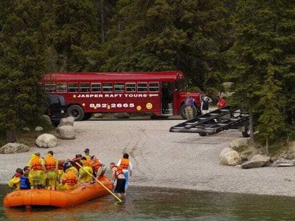 Jasper: Jasper National Park Easy 2-Hour Rafting Trip - Wildlife spotting: how to actually increase your chances