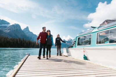 Jasper National Park: Maligne Lake Cruise With Guide - Spirit Island: the photo stop you’ll want to time right