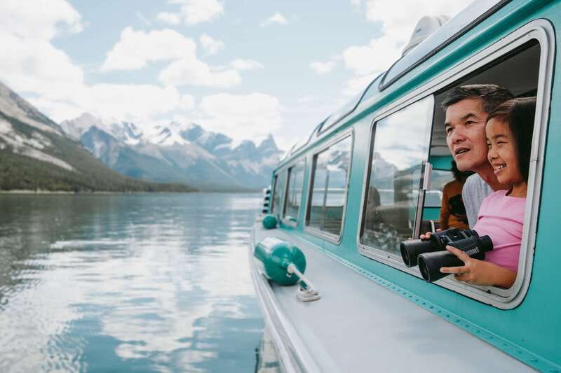 Jasper National Park: Maligne Lake Cruise With Guide - Wildlife and weather: how to get the most without getting tense