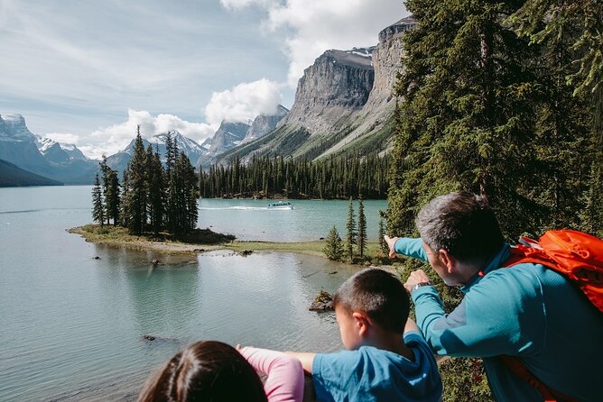 Jasper National Park Tour: Maligne Valley, Medicine Lake and Spirit Island - Wildlife Spotting: The Part You Can’t Control, but You Can Improve