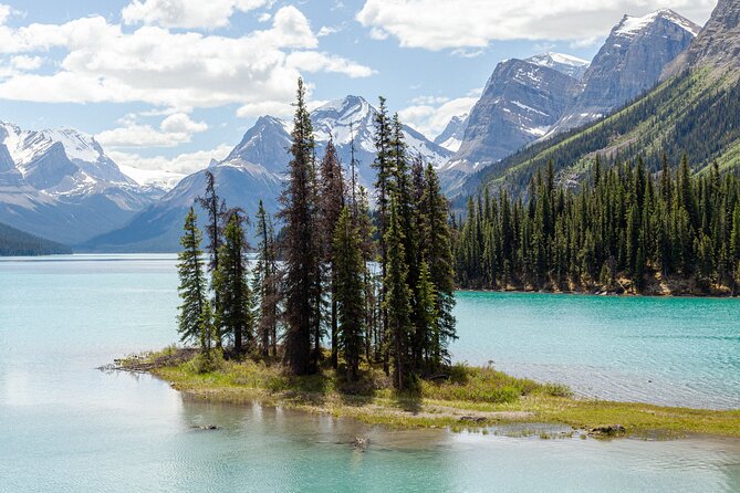 Jasper National Park Tour Maligne Valley, Medicine Lake with Walk - What I’d pack for Medicine Lake and Maligne Lake (rain and bugs included)