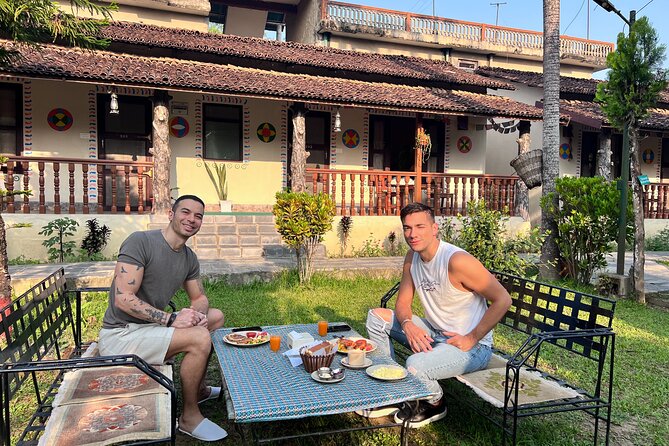 Jungle Towernight Stay: 4-Day Tour in Chitwan National Park - Day 3: Jeep Safari, Tharu Culture, Cycling, and Sauraha Wandering