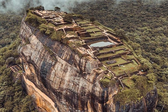 Kandy - Minneriya National park & Sigiriya Rock by tuk tuk tours - Lunch at a Recommended Restaurant: Plan for Variability