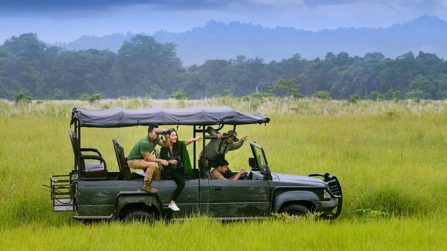Kathmandu: 4-Day Private Chitwan National Park Safari Tour - Day 2: Jeep Safari, Rapti Canoe, and the Elephant Breeding Center