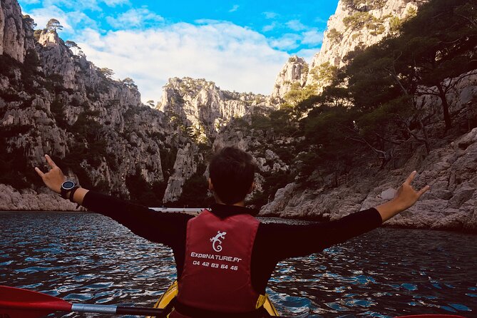 Kayak guided tour with a Local, Cassis Calanques National park - What to bring: water shoes, sun, lunch, and phone protection