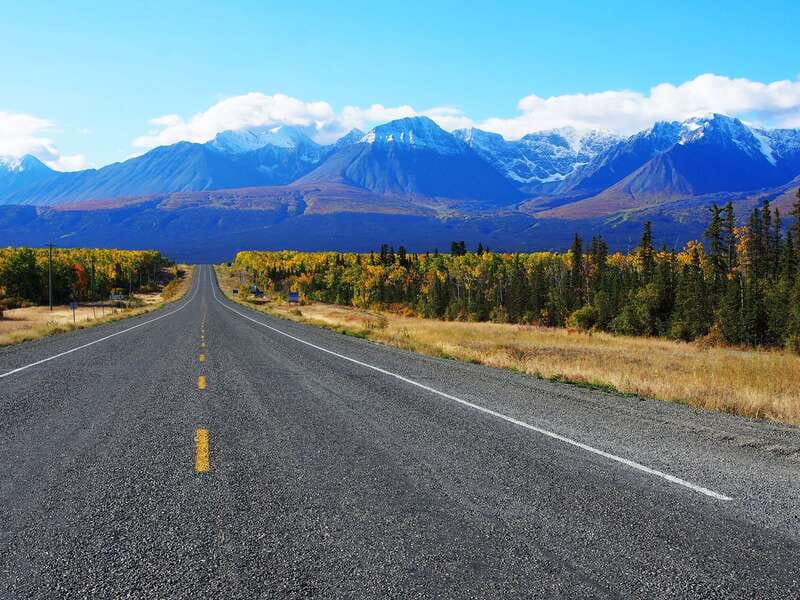 Kluane National Park: Full Day Tour - Approaching Kluane: big mountains and real Yukon road sense
