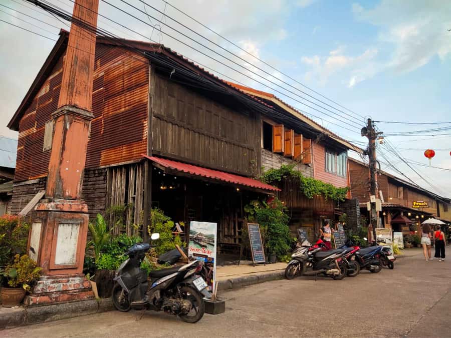 Ko Lanta: Old Town Sightseeing and National Park Tour - What It Feels Like in Real Life: Group Size, Guide Style, and Communication
