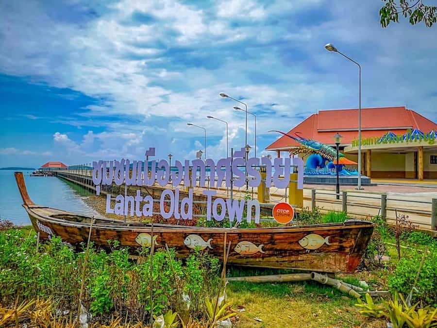 Ko Lanta: Old Town Sightseeing and National Park Tour - The 9:00 AM Pickup: How the Timing Shapes Your Day