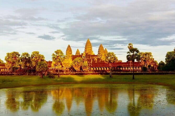 Kulen National Park Ticket -Waterfall & 1000 Lingas - Stop 4: Preah Ang Thom pagoda and the Giant Reclining Buddha
