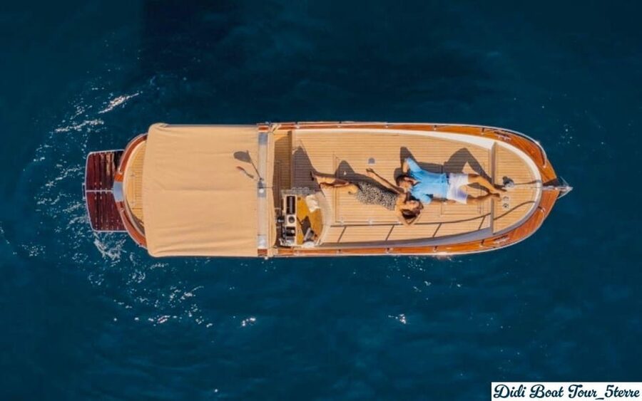 La Spezia: Cinque Terre National Park Boat Tour - Key things that make this boat day work