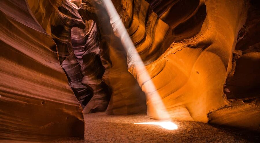 Los Angeles: 10-Day Yellowstone National Park Round Tour - Yellowstone’s highlights beyond the postcards: Hayden Valley, Artist Point, Mammoth Hot Springs