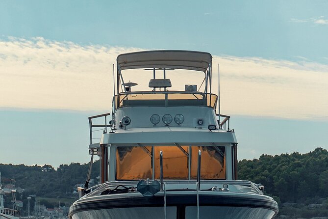 Mljet Island National park Yacht Excursion from Korcula Island - The ride back to Korčula: comfort and captain skill