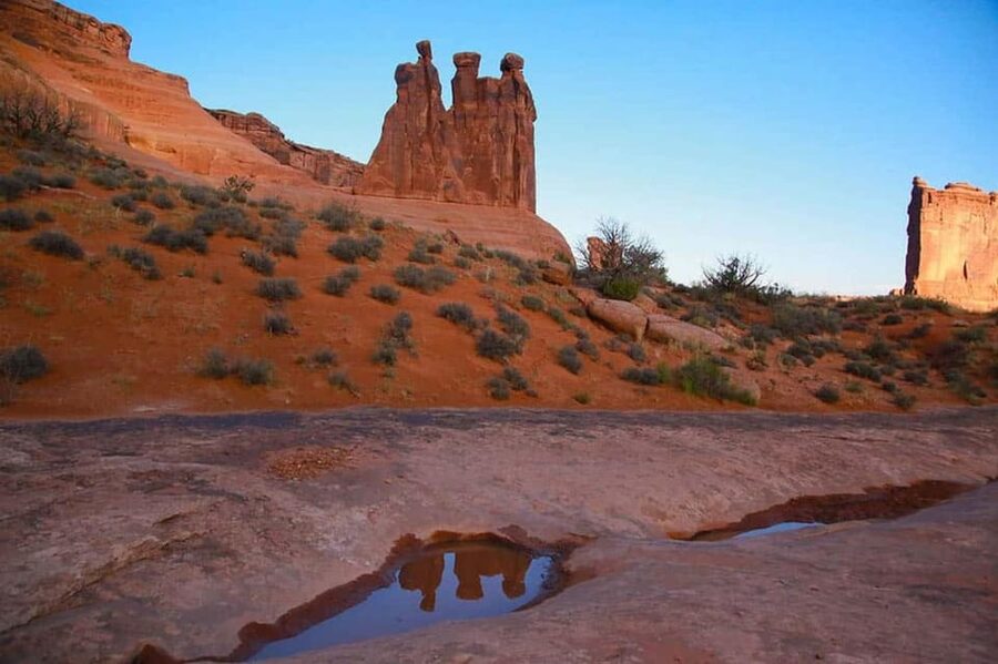 Moab: Arches National Park Morning Adventure Tour - Guided Short Hikes: How You Get Up Close Without Burning Your Morning