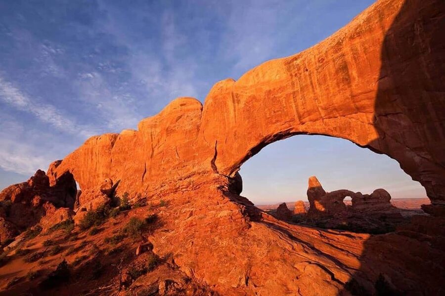 Moab: Arches National Park Morning Adventure Tour - Transportation and Group Size: Bus vs Sprinter Van Reality