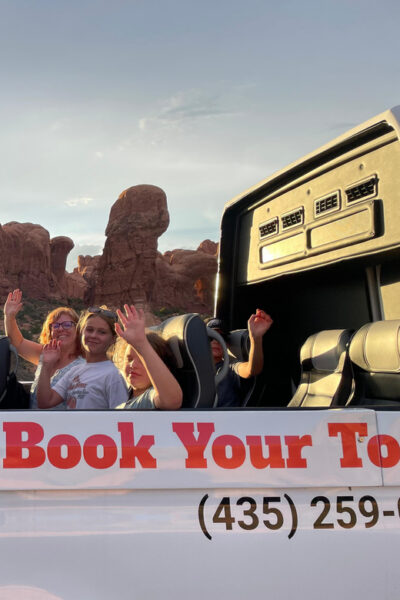 Moab: Arches National Park Sightseeing Tour - Finding the Van at 606 S Main St