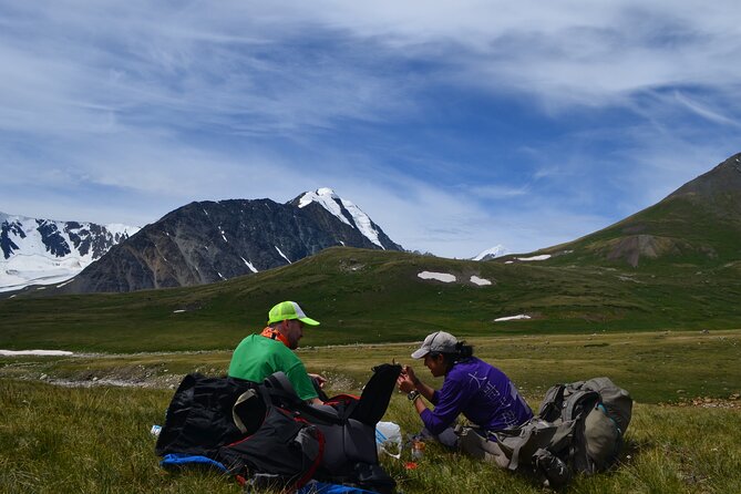 Mongolia Trekking Tour in the Altai Tavan Bogd National Park - Malchin Peak: a border-line climb that doesn’t need technical gear