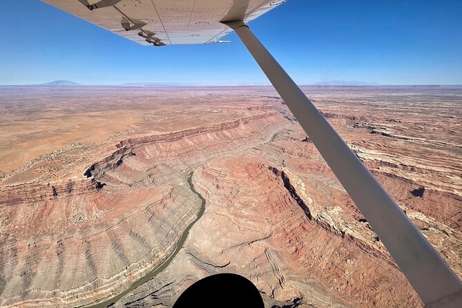 Monument Valley and Canyonlands National Park Combo Air Charter - Monument Valley Formations You Can Actually Spot