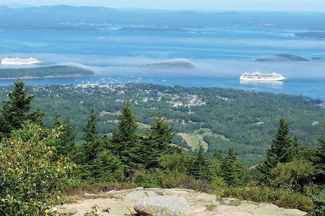 Narrated Bus Tour of Bar Harbor and Acadia National Park - Thunder Hole on Ocean Drive: Ocean Sound and a Don’t-Get-Wet Rule