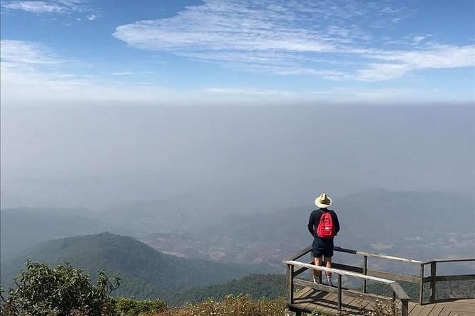 One day Doi Inthanon National Park & Trekking on Kew Mae Pan - Hmong hill tribe market and lunch: adding the human side