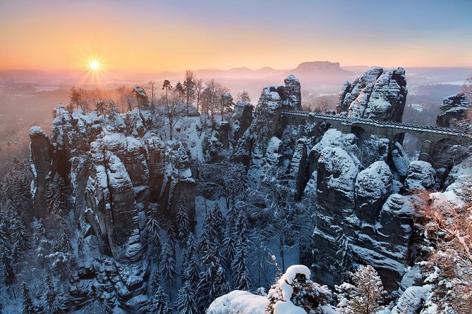 Pravcicka Gate & Bastei Bridge Winter National Park Tour from Prague - Prague to Czech Switzerland: the day starts early for good reason