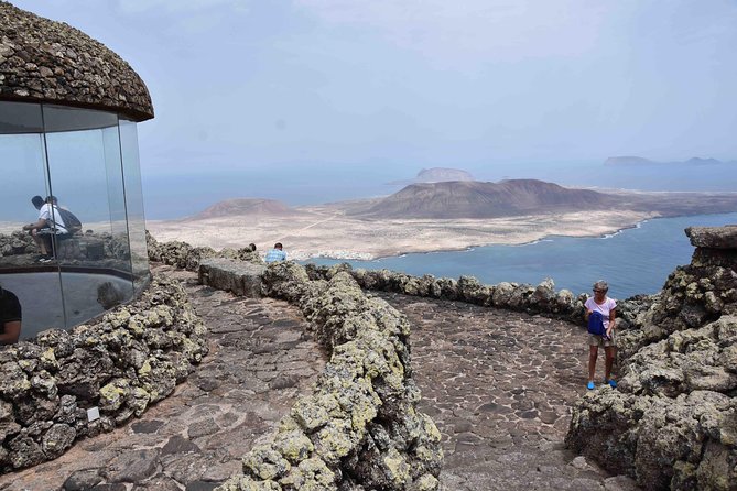 Premium Tour Timanfaya National Park and Cueva de Los Verdes - How the 7–8 hour day plays out in real life