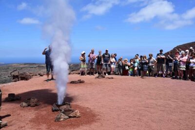 Premium Tour Timanfaya National Park and Cueva de Los Verdes - Jameos del Agua: César Manrique’s sea-pool design and the albino crabs