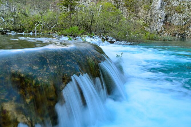 Private Full-Day Tour in Plitvice Lakes National Park from Zadar - The heart of the day: Veliki slap and the first lake circuit