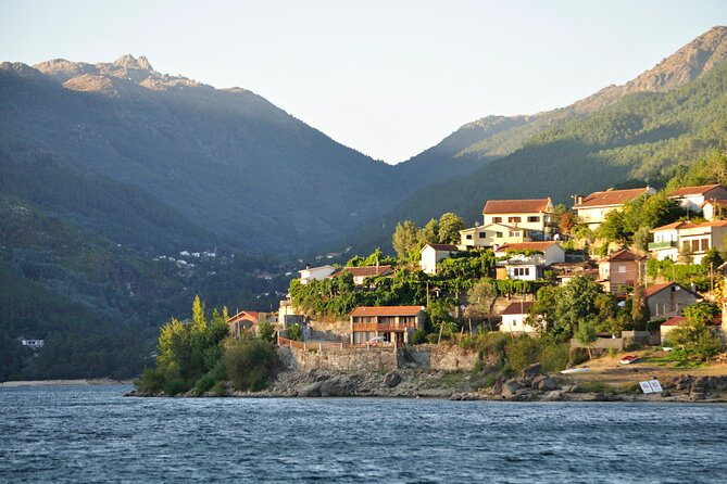 Private Guided Tour - Peneda Gerês National Park - Stop 1: Ponte da Misarela and the Rabagão River views