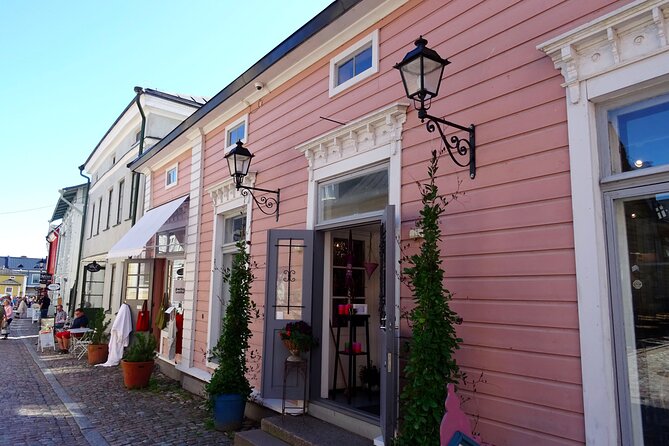 Private National Park and Porvoo Old Town tour from Helsinki - Pickup out of Helsinki, then straight into real quiet