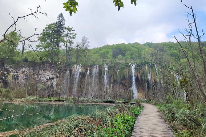 Private Roundtrip Transfer from Zadar to Plitvice National Park - Meeting Points and Mobile Tickets: Small Details That Prevent Big Wasted Time