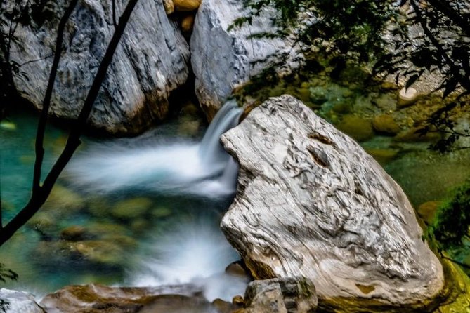 Private Taroko Gorge Day Tour from Hualien with Local Expert - Price and What $75 Buys You (Besides a Ride)